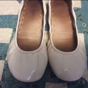 Patent leather nude tieks